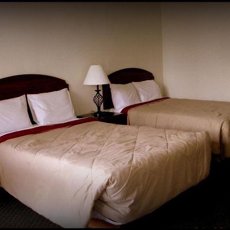 Guest Inn Rogers Room photo