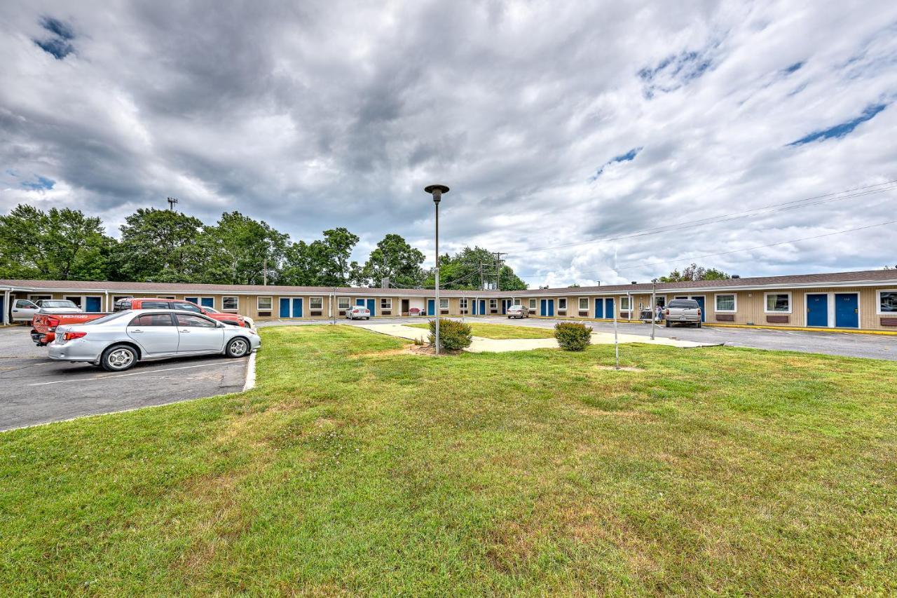 Guest Inn Rogers Exterior photo