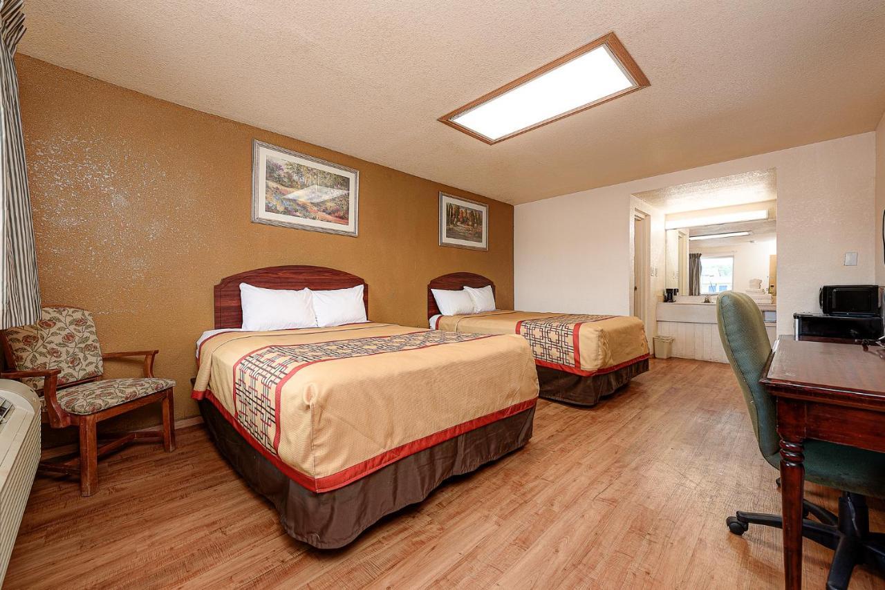 Guest Inn Rogers Exterior photo