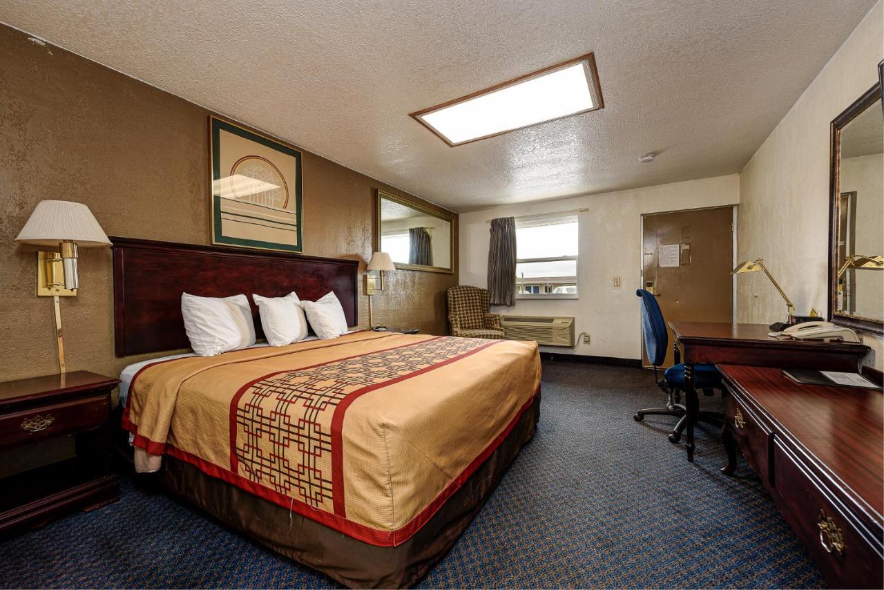 Guest Inn Rogers Exterior photo
